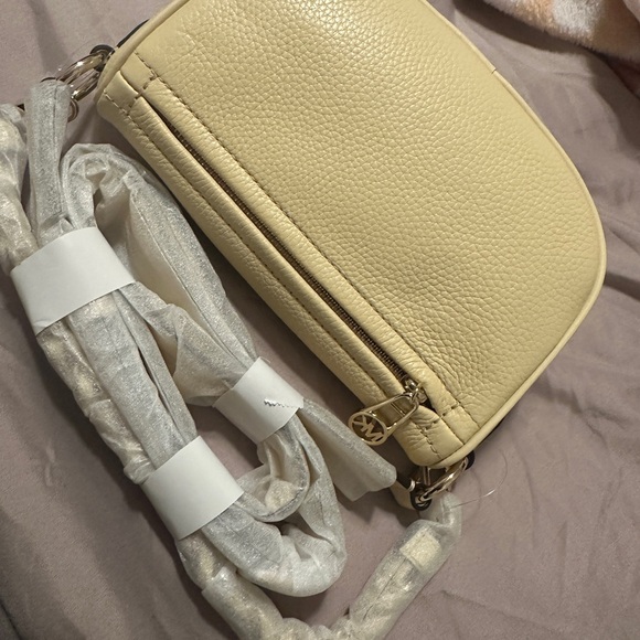 Michael Kors Slater Slang Bag - Picture 2 of 2